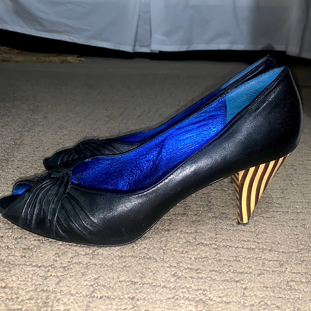 Boutique black heels with wooden striped heel